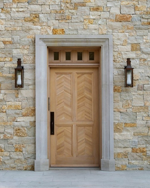 Какую дверь поставить в частный дом: 4 основных варианта выбора и красивые примеры