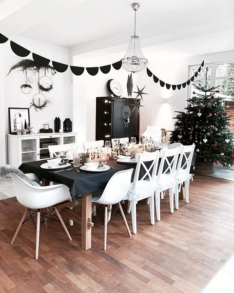 12 чудесно украшенных рождественских столов