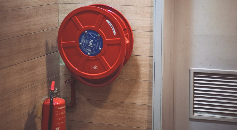 6 общих правил пожарной безопасности и 6 советов, как защитить свой дом в новогодние праздники