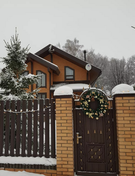 7 невероятных идей украшения дачи к Новому году