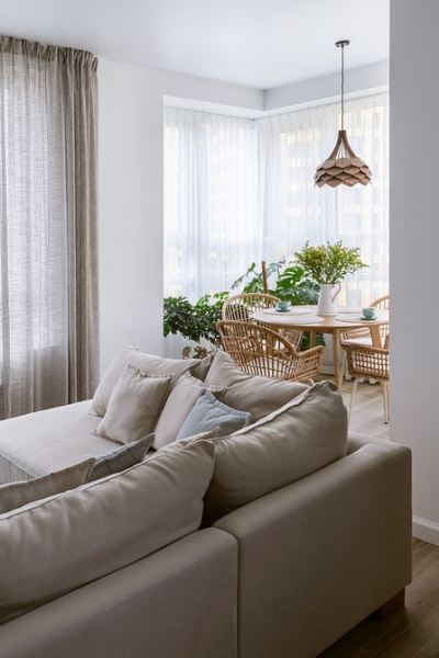 Белый диван в интерьере: какой выбрать, куда поставить, с чем сочетать (90 фото)                            