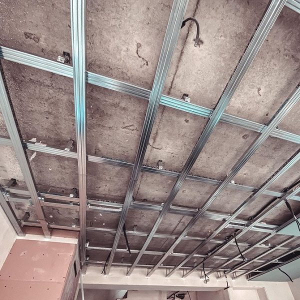 Чем и как отделать потолок в котельной в частном доме