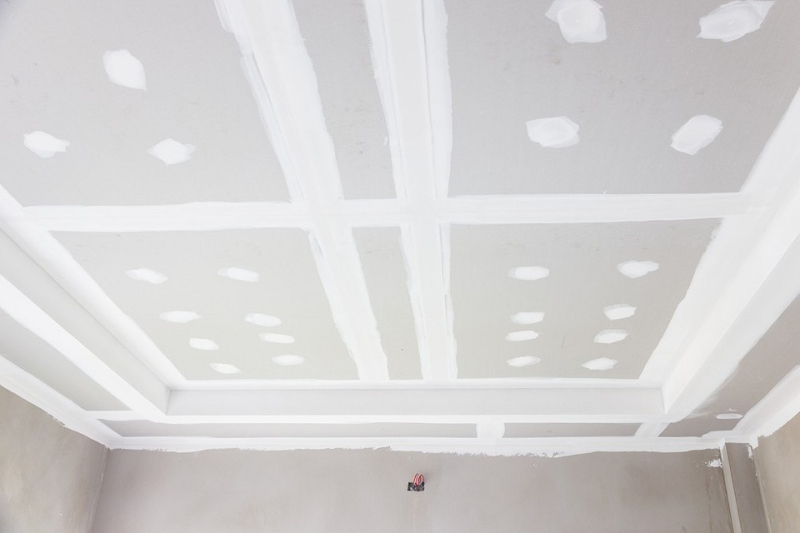 Делаем потолок из гипсокартона своими руками: подробная инструкция от выбора материала до установки