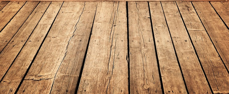 Как класть ламинат на деревянный пол: полезная инструкция