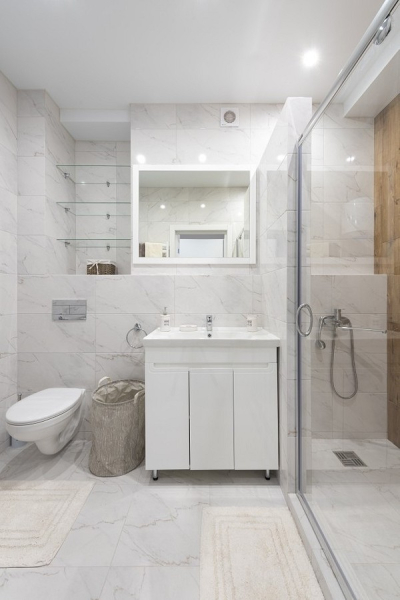 Ковер в туалет и ванную: материалы, правила выбора и 33 фото удачных решений