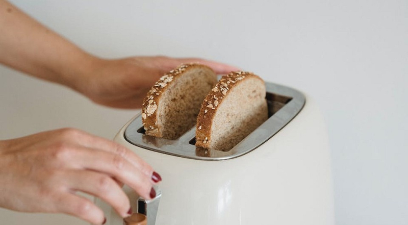 
                                Лучшие тостеры: инструкция по выбору и 14 популярных моделей 2022 года                            