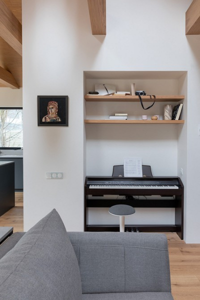 Натуральные материалы и минимализм в основе: одноэтажный дом 111 кв м для молодой семьи