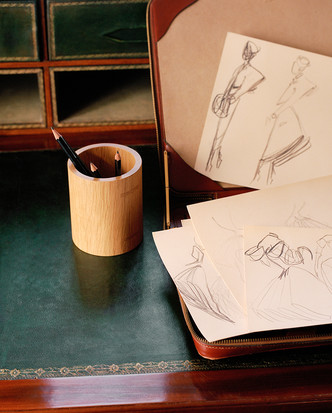 Пьер Йованович создал коллекцию аксессуаров из дерева для Dior Maison