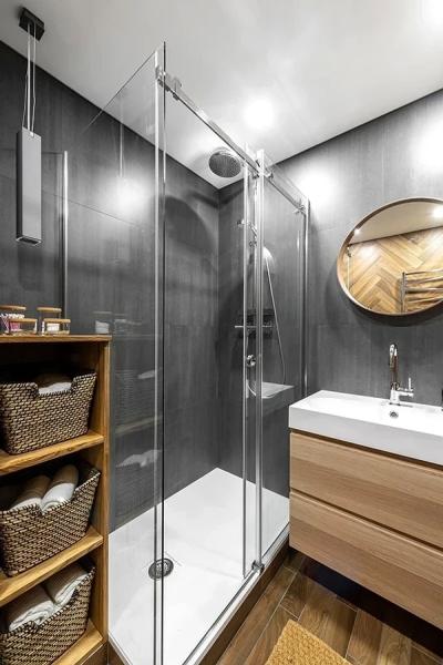 
                                Полка в ванную комнату: виды, варианты размещения и 72 стильных фото в интерьере                            