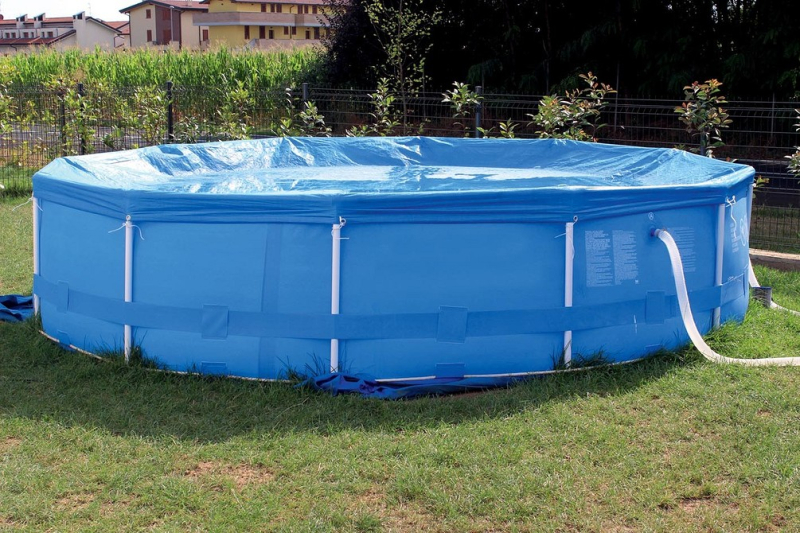 Уход за бассейном: 3 простых способа борьбы с бактериями и водорослями