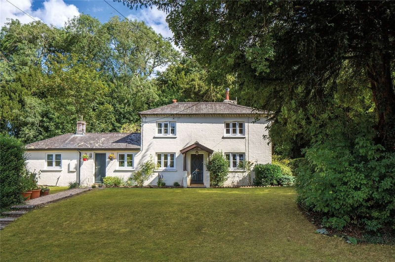 
                                В Англии продается поместье, в котором жила и творила Джейн Остин                            